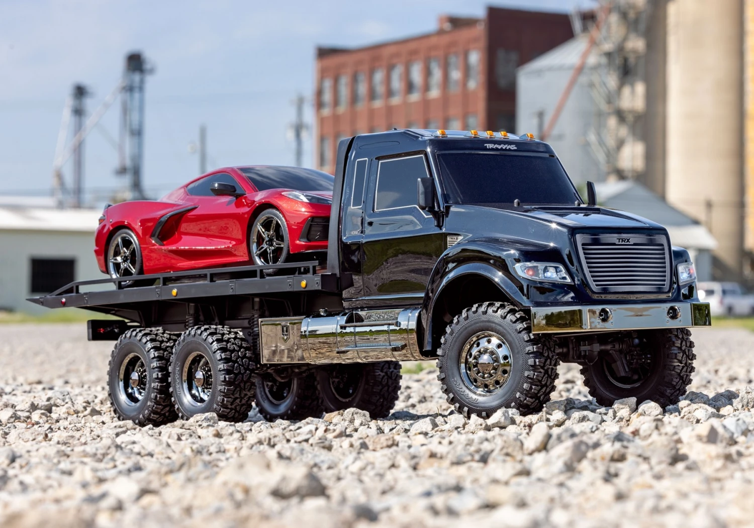 Traxxas TRX-6 1/10 6x6 Ultimate RC Hauler Flatbed Tow Truck 9 Traxxas TRX-6 1/10 6x6 Ultimate RC Hauler Flatbed Tow Truck - Image 9